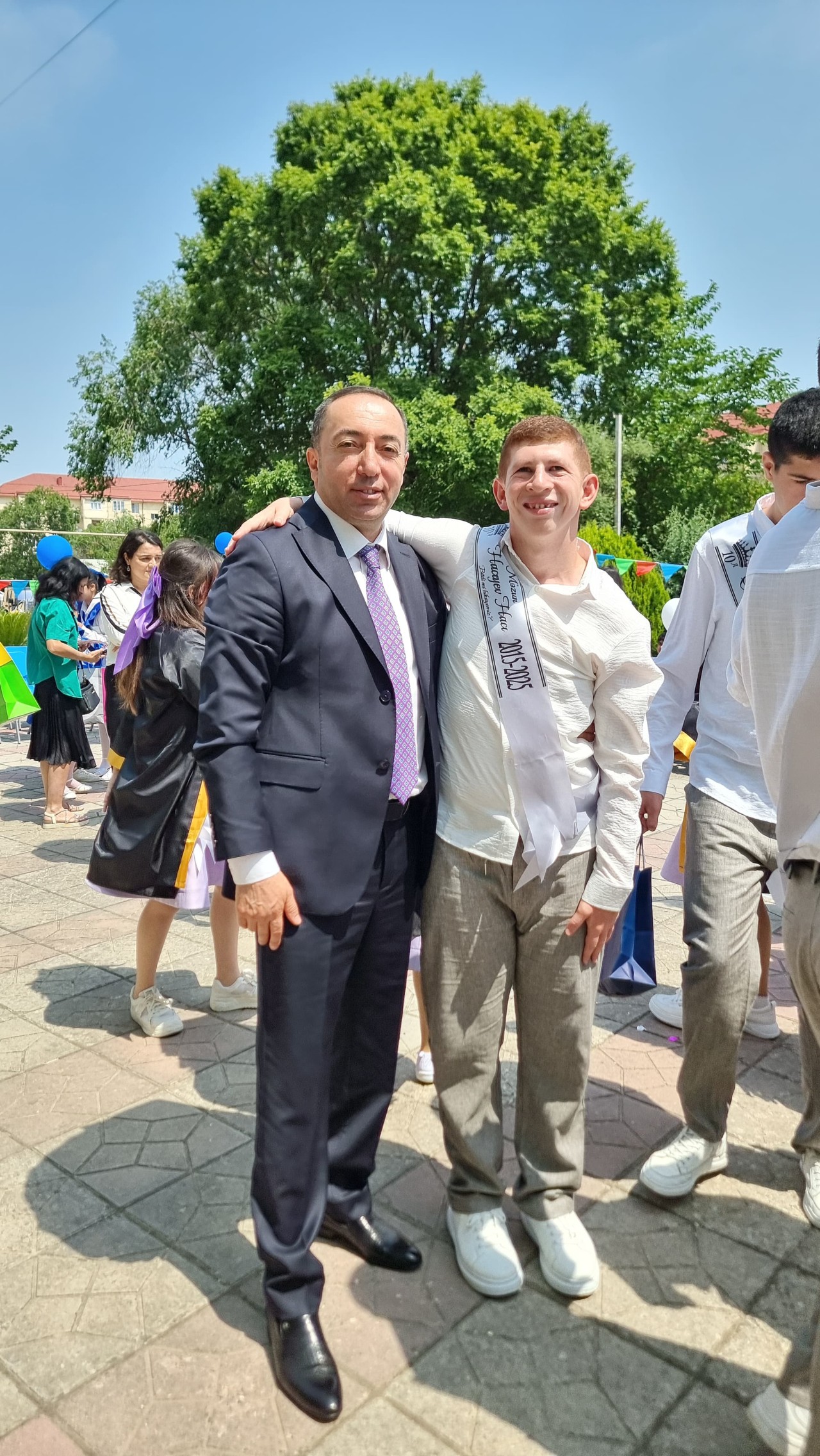 Sumqayıt Bələdiyyəsi "Məzun Günü"ndə onları da unutmadı - FOTOLAR